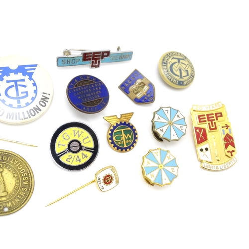 988 - Trade Union Interest: a quantity of assorted badges, pins, etc. to include National Association of T... 