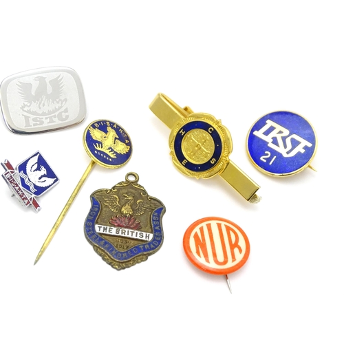 990 - Trade Union Interest: a quantity of assorted badges, pins, etc. to include a silver gilt IRSF 21 bad... 