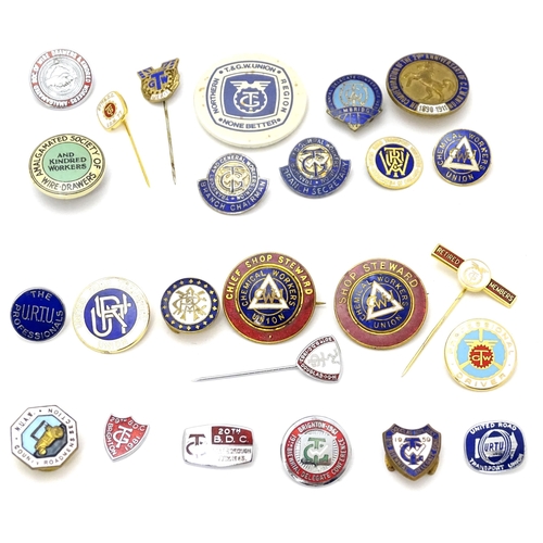 991 - Trade Union Interest: a quantity of assorted badges, pins, etc. to include Chemical Workers Union (S... 