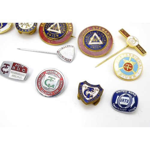 991 - Trade Union Interest: a quantity of assorted badges, pins, etc. to include Chemical Workers Union (S... 