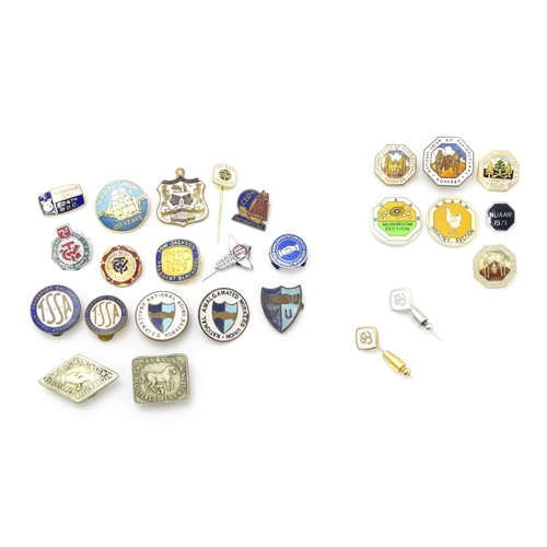 969 - Trade Union Interest: a quantity of assorted badges, pins, etc. to include the National Union of Agr... 