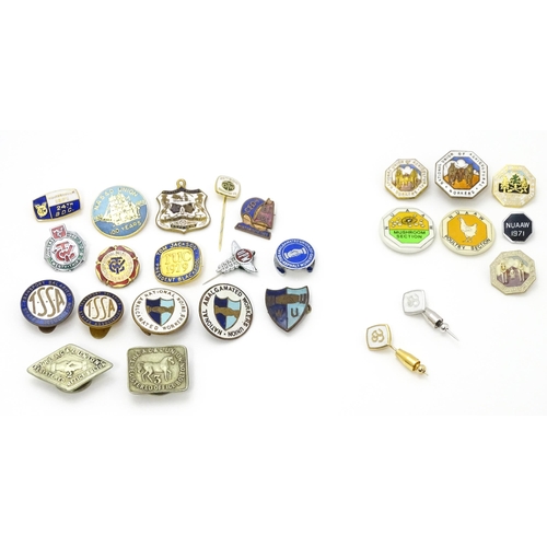 969 - Trade Union Interest: a quantity of assorted badges, pins, etc. to include the National Union of Agr... 