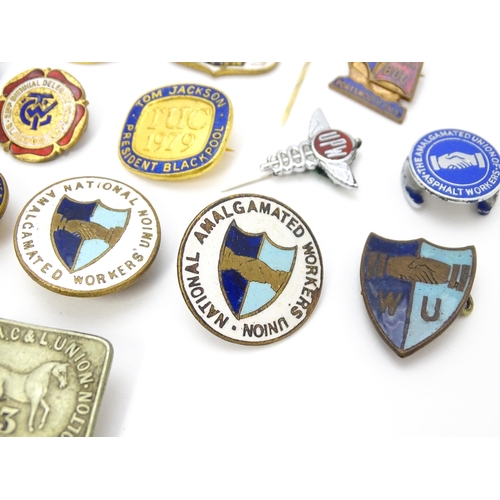 969 - Trade Union Interest: a quantity of assorted badges, pins, etc. to include the National Union of Agr... 