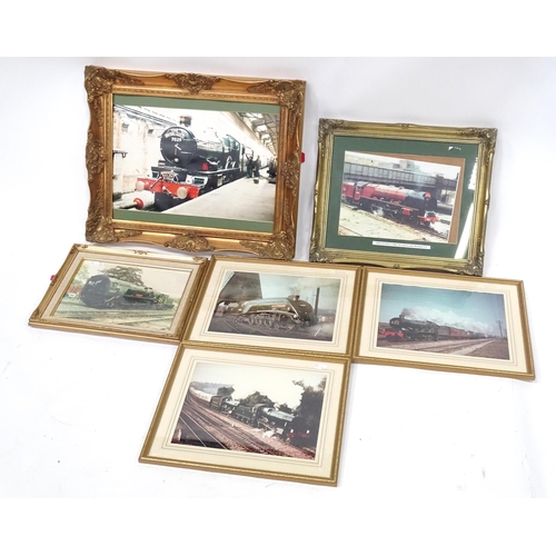 25 - Railway Interest: A quantity of 20thC photographic prints depicting train / locomotives to include s... 