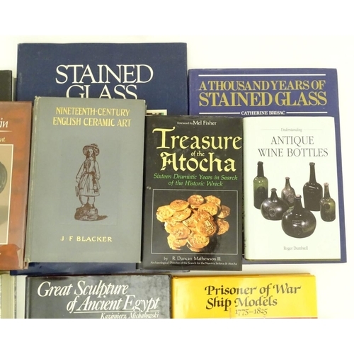 139 - Books: A quantity of assorted books on the subject of antiques, titles to include Stained Glass, AH,... 