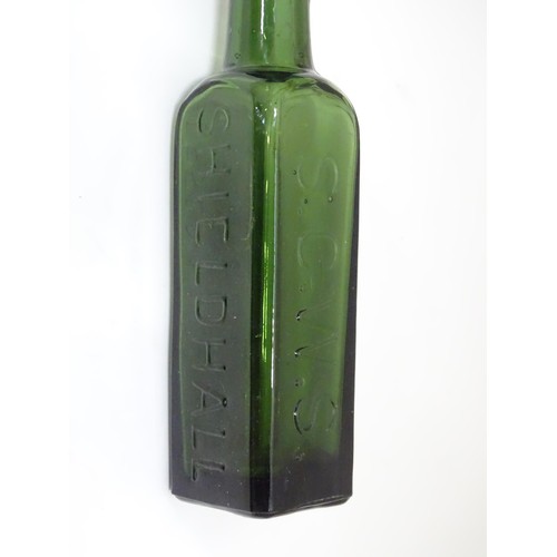 860 - A quantity of glass bottles, to include Boots Cash Chemists Buckingham and P. & I. Smith Chemists Bl... 