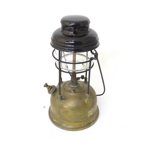 168 - A mid to late 20thC paraffin Tilley lamp, standing approx 13 1/4