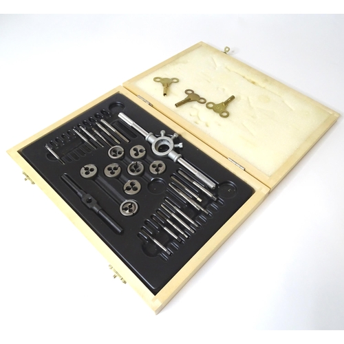 289 - Clock / Watchmakers / Repairers Interest : a cased set of metalworking taps.