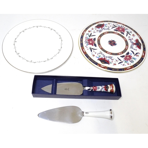 301 - Two Royal Worcester cake stands and cake slices, one in the Prince Regent pattern. (4)