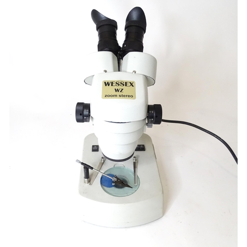 303 - Clock / Watchmakers / Repairers Interest : a Wessex WZ jewellers professional electronic microscope,... 