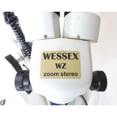 303 - Clock / Watchmakers / Repairers Interest : a Wessex WZ jewellers professional electronic microscope,... 