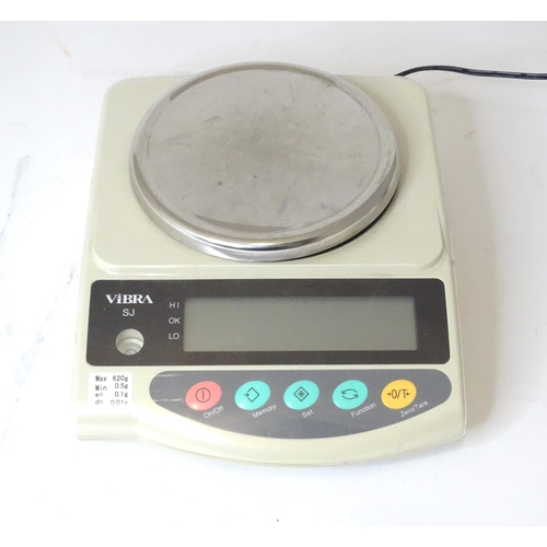 312 - Clock / Watchmakers / Repairers Interest : Vibra SJ jewellers professional balance scales, approx 9