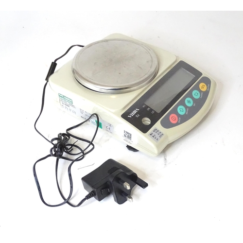 312 - Clock / Watchmakers / Repairers Interest : Vibra SJ jewellers professional balance scales, approx 9