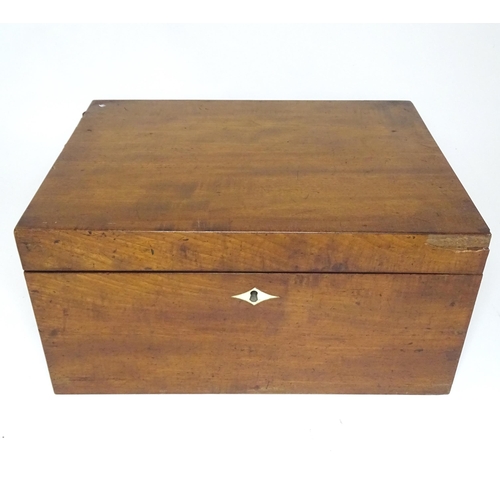 366 - A 20thC mahogany box opening to reveal a tray within. Approx. 7