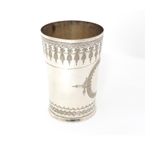 445 - A late 19thC / early 20thC silver plate beaker. Approx. 5