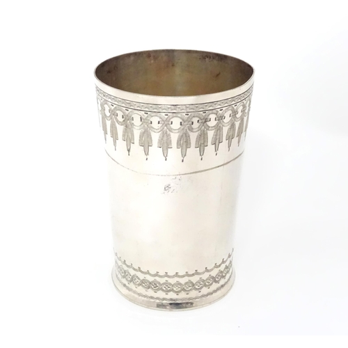 445 - A late 19thC / early 20thC silver plate beaker. Approx. 5