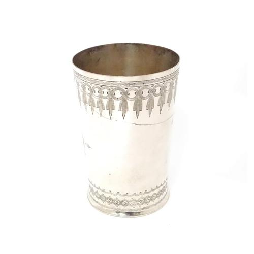 445 - A late 19thC / early 20thC silver plate beaker. Approx. 5