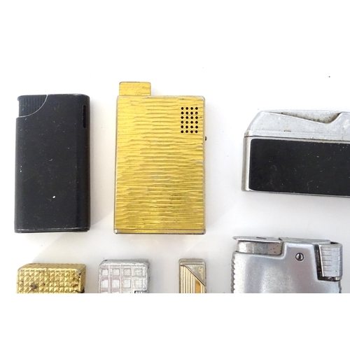 499 - A quantity of pocket lighters, to include examples by Ronson, Sunnex and Bolite (10)