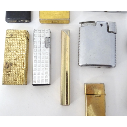 499 - A quantity of pocket lighters, to include examples by Ronson, Sunnex and Bolite (10)