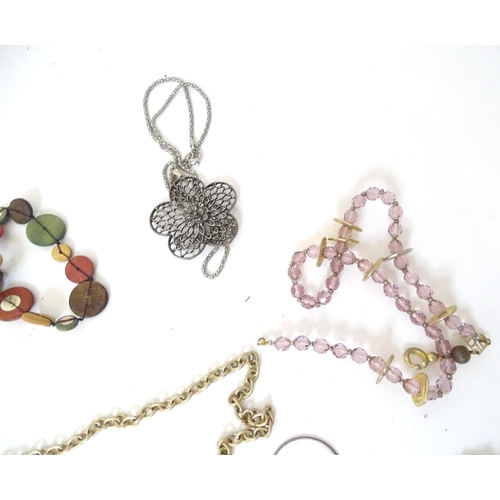 529 - A quantity of assorted costume jewellery to include bead necklaces, cufflinks, bracelets, brooches e... 