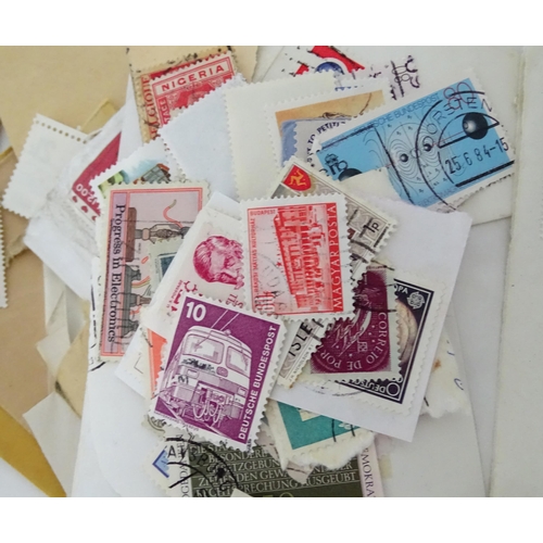 795 - Stamps / Postal History : A quantity of assorted stamps to include British, Commonwealth and Worldwi... 