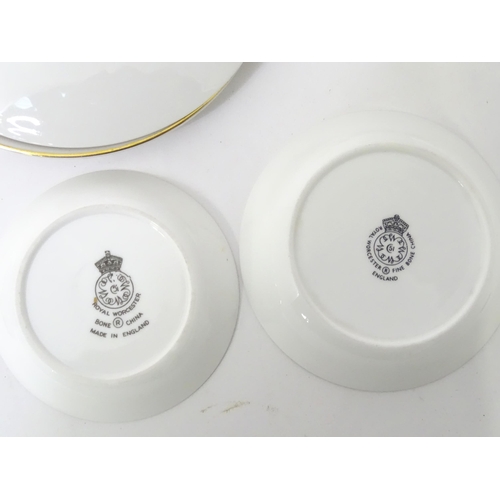 905 - A quantity of Royal Doulton tea wares in the Clairmont pattern to include teapot, cups, saucers, etc... 