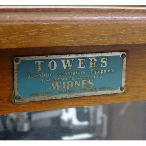 167 - Mid 20thC cased electronic scales by Towers Scientific Laboratory Equipment, Widnes. Approx 20