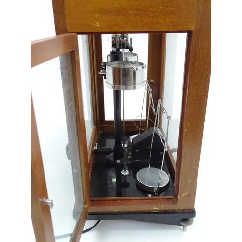 167 - Mid 20thC cased electronic scales by Towers Scientific Laboratory Equipment, Widnes. Approx 20