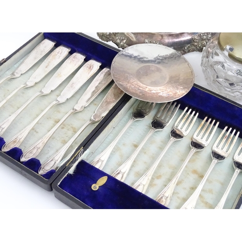 468 - A quantity of assorted silver plated wares to include tray, candle snuffers, flatware, etc. Together... 