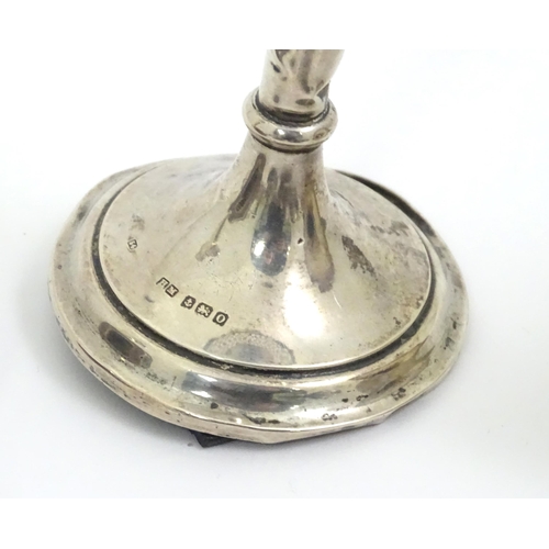 473 - A quantity of assorted scrap silver and white metal to include silver jar lids, hand mirror handles,... 