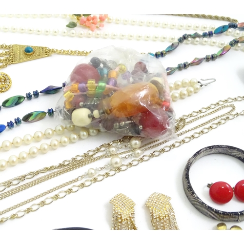 551 - A quantity of assorted costume jewellery to include examples by Ciro, Monet, etc. to include necklac... 