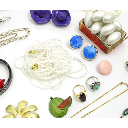 551 - A quantity of assorted costume jewellery to include examples by Ciro, Monet, etc. to include necklac... 