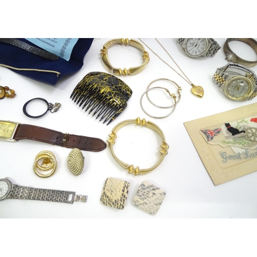 551 - A quantity of assorted costume jewellery to include examples by Ciro, Monet, etc. to include necklac... 