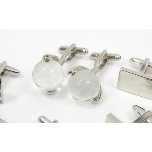 564 - A quantity of assorted cufflinks