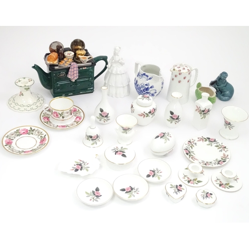 623 - A quantity of assorted ceramics to include Wedgwood Hathaway Rose, Royal Worcester Royal Garden, Cop... 