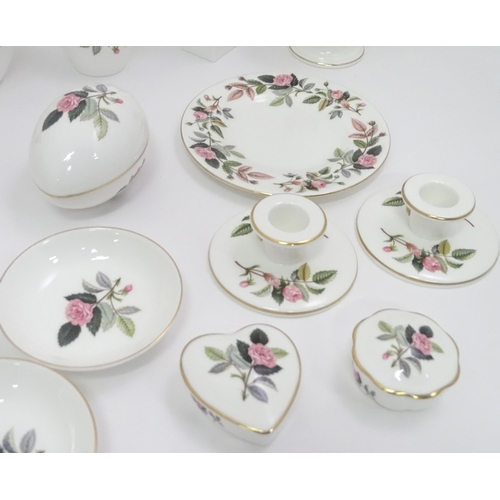 623 - A quantity of assorted ceramics to include Wedgwood Hathaway Rose, Royal Worcester Royal Garden, Cop... 