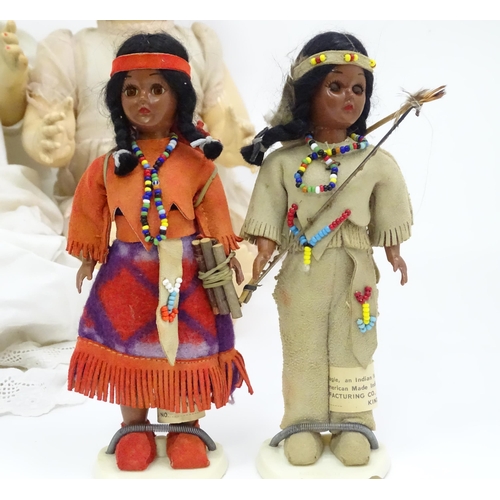 672 - Toys: A quantity of dolls to include American Indian figures, examples by Sarold Manufacturing Co., ... 