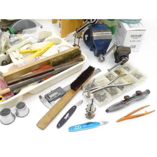 712 - Clock / Watchmakers / Repairers Interest : A quantity of clock repairing tools & equipment, to inclu... 