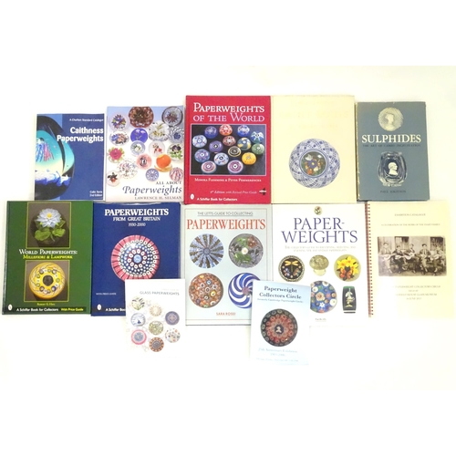 842 - Books: A quantity of books on the subject of paperweights, titles to include Paperweights from Great... 