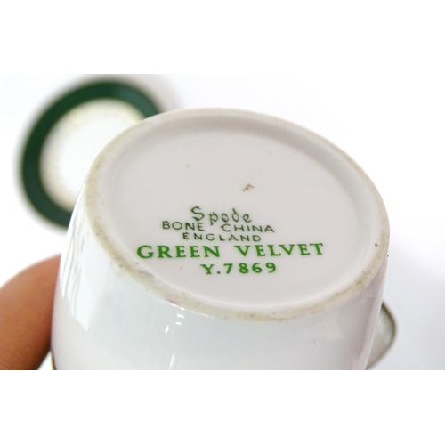 710 - A quantity of Spode dinner wares in the Green Velvet pattern to include plates, gravy boat, milk jug... 