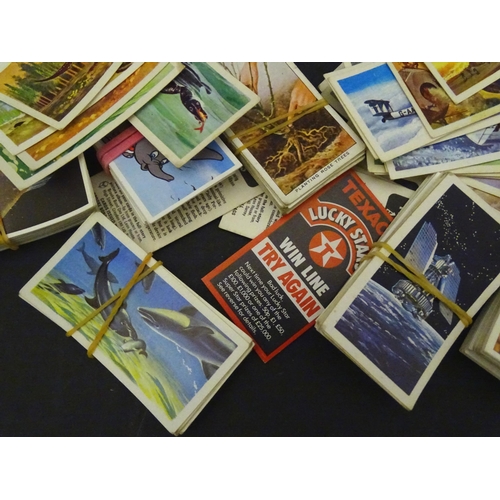 830 - A quantity of cigarette and tea cards to include examples from Brooke Bond series Adventurers & Expl... 