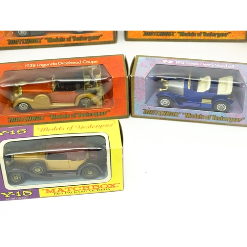 957 - Toys: A quantity of die cast scale model Matchbox Models of Yesteryear by Lesney to include Y1 1936 ... 