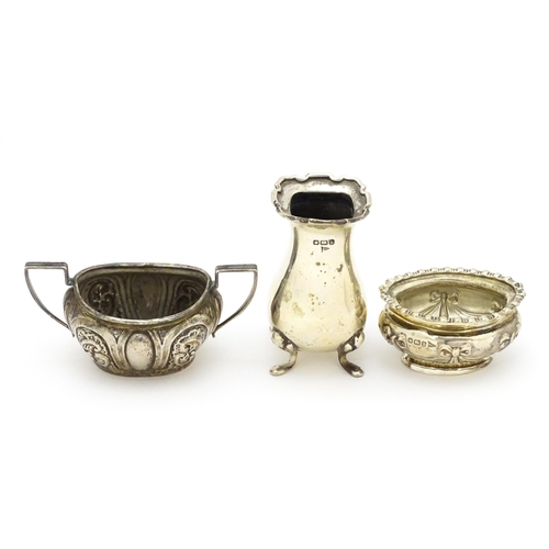 262 - Three silver items to include a twin handled salt hallmarked Birmingham 1899, maker William Hair Has... 