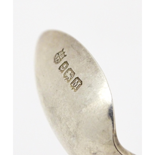 367 - Five assorted silver teaspoons to include a teaspoon with coat of arms for Stratford On Avon hallmar... 