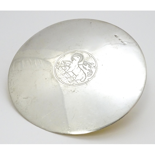 376 - A silver ecclesiastical communion paten with engraved lamb of God detail, hallmarked Birmingham 1930... 