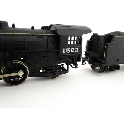 965 - Toys - Model Train / Railway Interest : Nine scale model HO gauge train carriages to include Rivaros... 