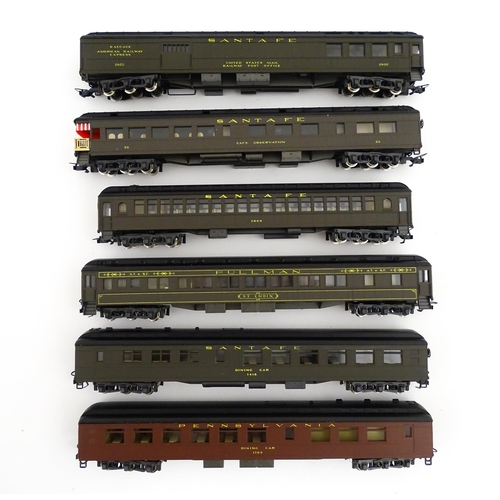 965 - Toys - Model Train / Railway Interest : Nine scale model HO gauge train carriages to include Rivaros... 