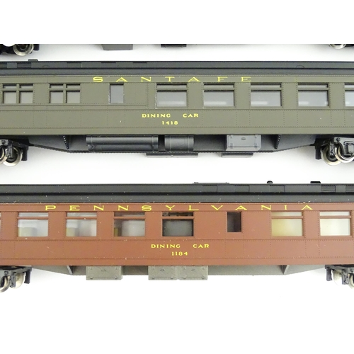 965 - Toys - Model Train / Railway Interest : Nine scale model HO gauge train carriages to include Rivaros... 