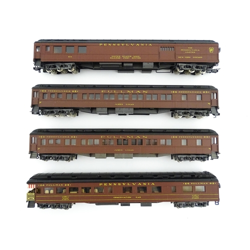 966 - Toys - Model Train / Railway Interest : Four Rivarossi scale model HO gauge carriages comprising Pen... 