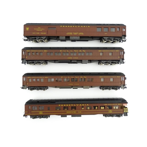 966 - Toys - Model Train / Railway Interest : Four Rivarossi scale model HO gauge carriages comprising Pen... 